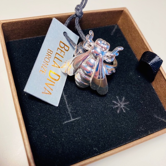 NWT Bella Diva Bee ring. Size 7 - Picture 8 of 9